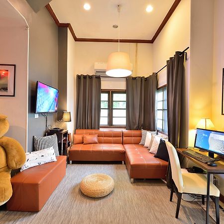 Lost And Found Bed And Breakfast Bangkok Exterior photo