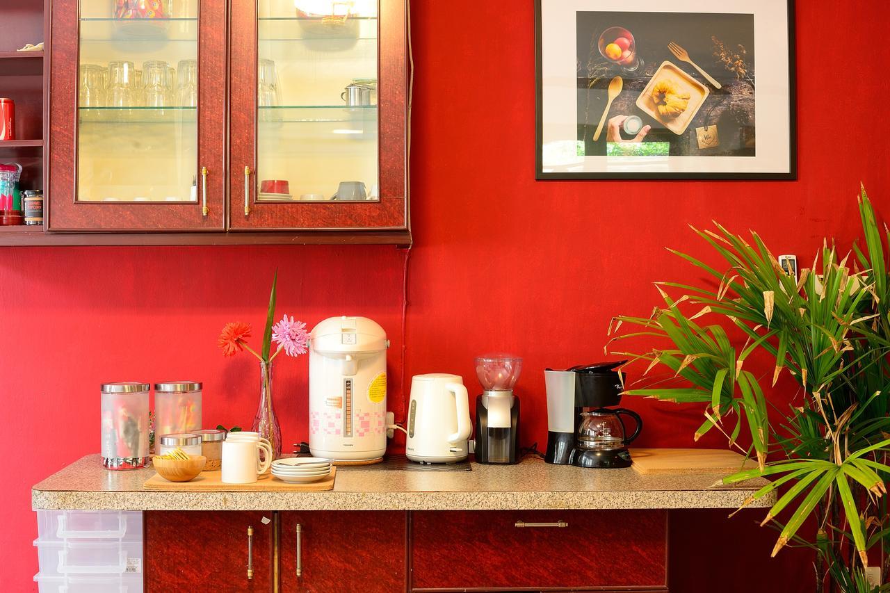 Lost And Found Bed And Breakfast Bangkok Exterior photo