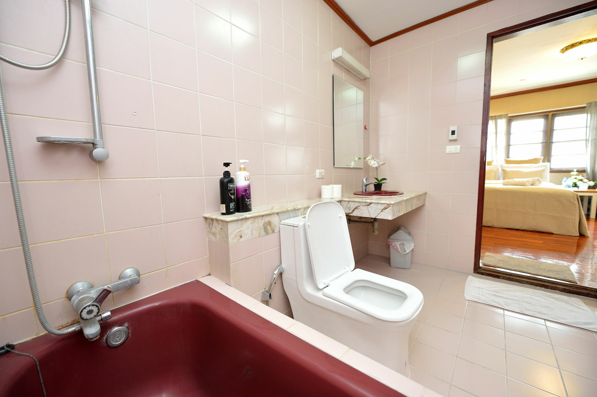 Lost And Found Bed And Breakfast Bangkok Exterior photo