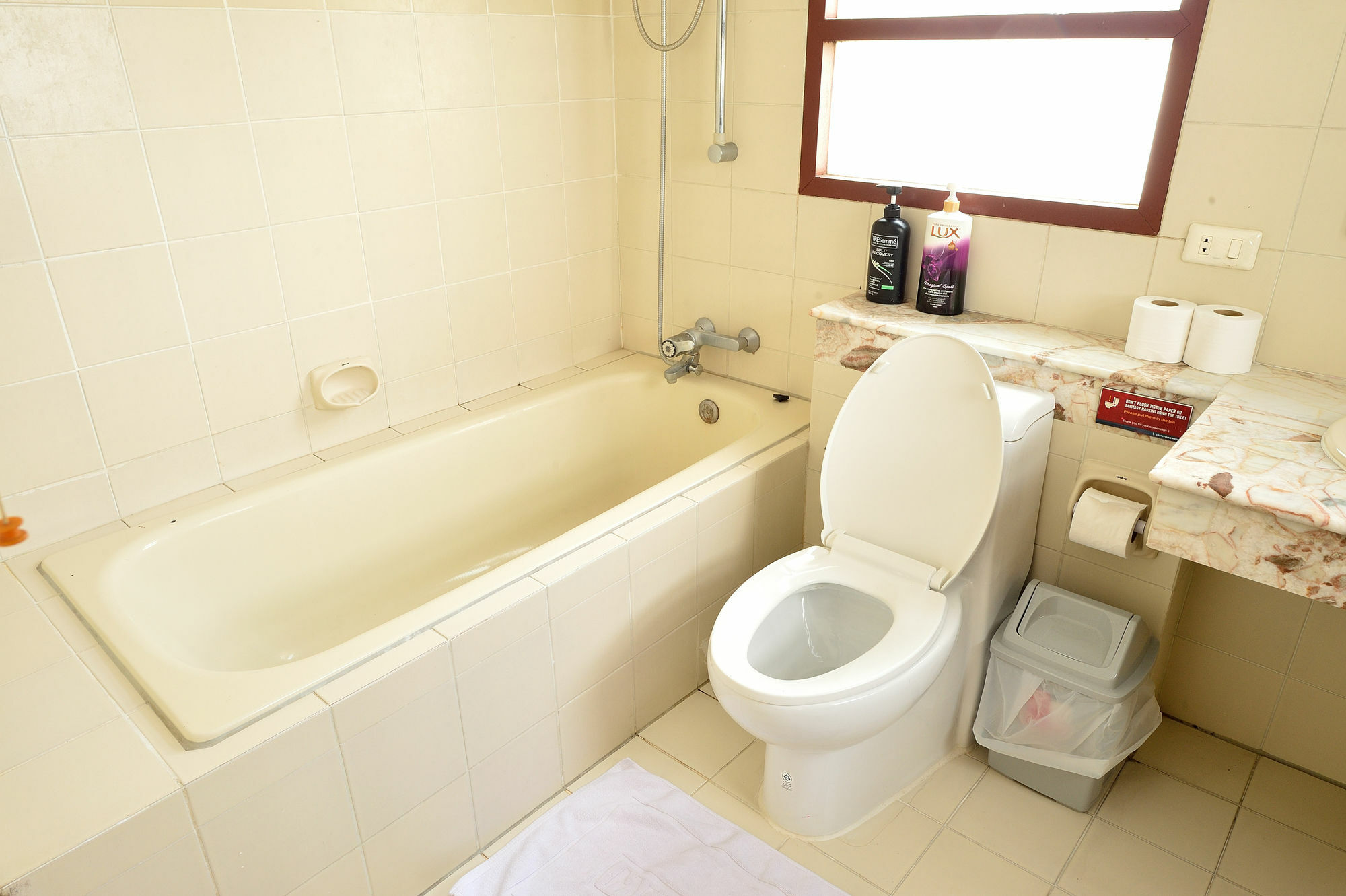 Lost And Found Bed And Breakfast Bangkok Exterior photo